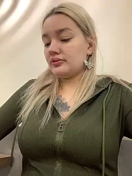 Snapshot of Sextazy chatting on January 2025 11:44:02 AM Sextazy online show from January 2025 11:44:02 AM