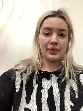 Snapshot of Sextazy chatting on February 2025 12:43:01 PM Sextazy online show from February 2025 12:43:01 PM