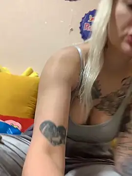 Snapshot of Sextazy chatting on October 2025 11:39:01 AM Sextazy online show from October 2025 11:39:01 AM