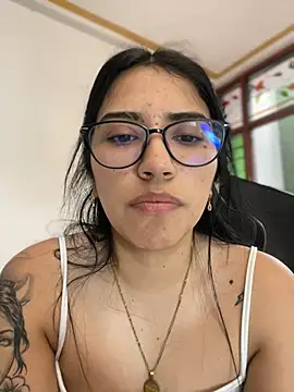 Snapshot of SaritaHot_69 chatting on December 2024 06:42:01 PM SaritaHot 69 online show from December 2024 06:42:01 PM