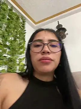 Snapshot of SaritaHot_69 chatting on December 2024 03:43:02 PM SaritaHot 69 online show from December 2024 03:43:02 PM