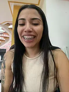 Snapshot of SaritaHot_69 chatting on December 2024 04:20:01 PM SaritaHot 69 online show from December 2024 04:20:01 PM