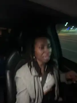 Snapshot of LeyaHoneybuns chatting on January 2025 07:42:02 AM LeyaHoneybuns online show from January 2025 07:42:02 AM