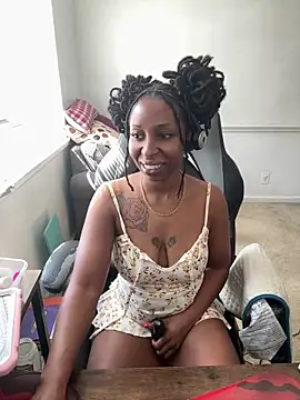 LeyaHoneybuns online show from April 2026 04:07:01 PM