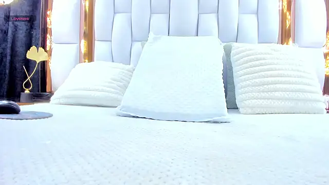 RileySweett online show from October 2025 12:09:01 PM