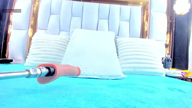 RileySweett online show from November 2025 11:56:02 AM