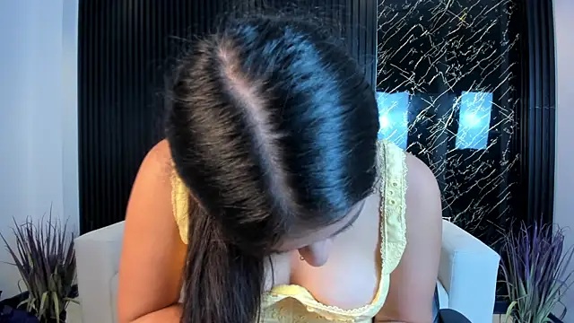 paulina sweett  online show from November 2025 01:01:02 PM