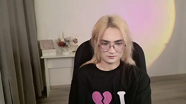 CuteYukiKun online show from March 2026 01:00:01 AM