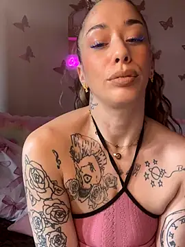 Chachou000 online show from October 2025 01:02:02 PM