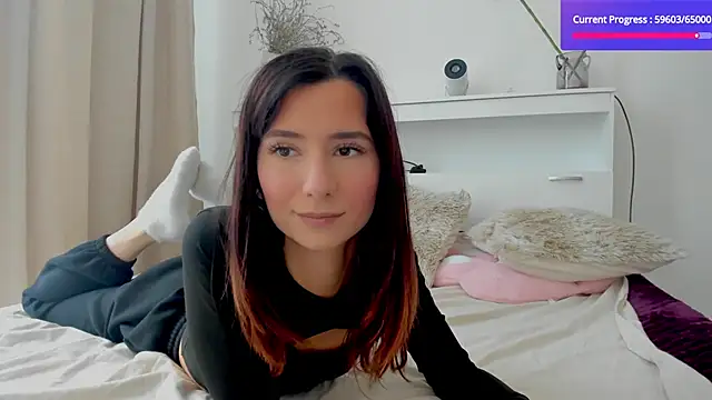 crystalnut online show from October 2025 02:10:01 AM