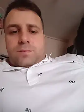 Snapshot of LucianM6 chatting on November 2025 07:19:01 AM LucianM6 online show from November 2025 07:19:01 AM