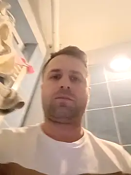 Snapshot of LucianM6 chatting on March 2026 04:14:02 PM LucianM6 online show from March 2026 04:14:02 PM