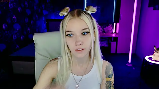 ShhhO O online show from October 2025 08:38:01 AM