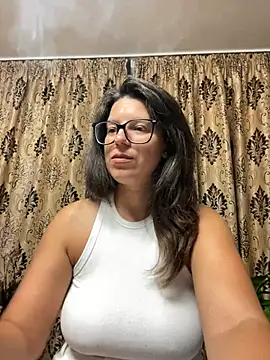 NadiraNoor online show from July 2026 11:07:02 PM