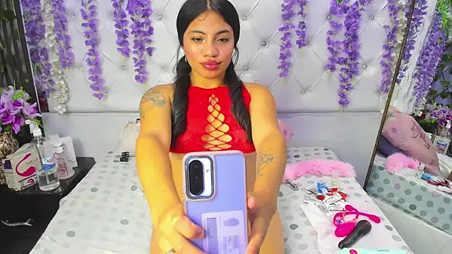 Snapshot of arianaa_tompsoon chatting on February 2026 08:04:01 PM arianaa tompsoon online show from February 2026 08:04:01 PM