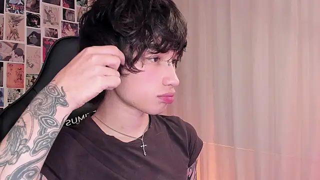 Snapshot of liamelf chatting on December 2024 02:19:01 AM liamelf online show from December 2024 02:19:01 AM