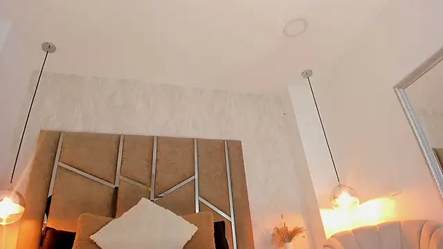 Martinaa Jones  online show from January 2026 12:32:02 PM