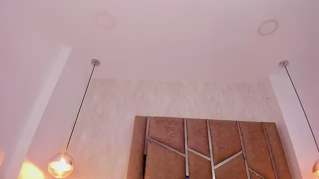 Martinaa Jones  online show from March 2026 12:49:01 PM