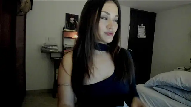 Snapshot of Lucyerobbie chatting on May 2026 09:42:02 PM Lucyerobbie online show from May 2026 09:42:02 PM