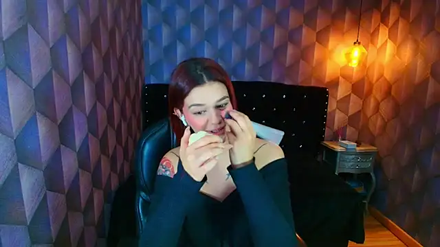 LiaHarryis online show from September 2025 06:46:01 PM