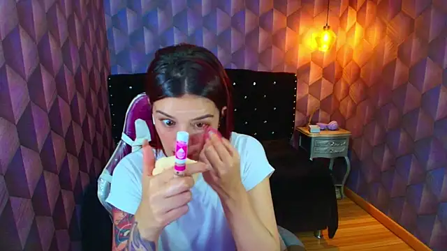 LiaHarryis online show from November 2025 06:20:01 PM