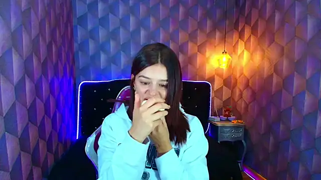 LiaHarryis online show from February 2026 06:47:02 PM