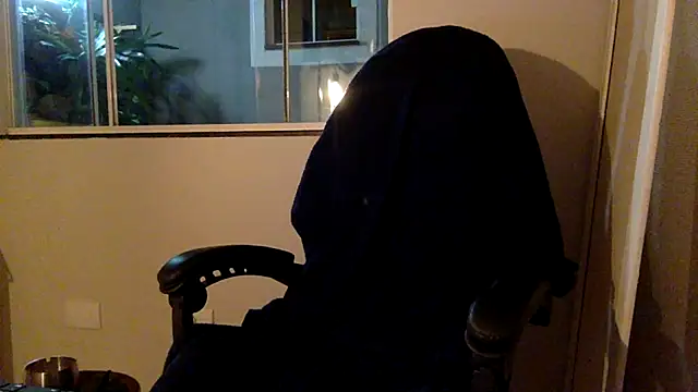 Smoker Ginger online show from April 2026 02:05:02 AM