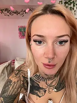 Snapshot of Stella-Kink chatting on November 2025 10:07:01 AM Stella-Kink online show from November 2025 10:07:01 AM