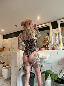 Snapshot of Stella-Kink chatting on February 2026 11:11:02 AM Stella-Kink online show from February 2026 11:11:02 AM