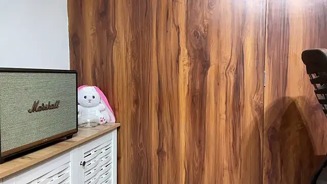 julie 08 online show from April 2026 06:45:02 PM