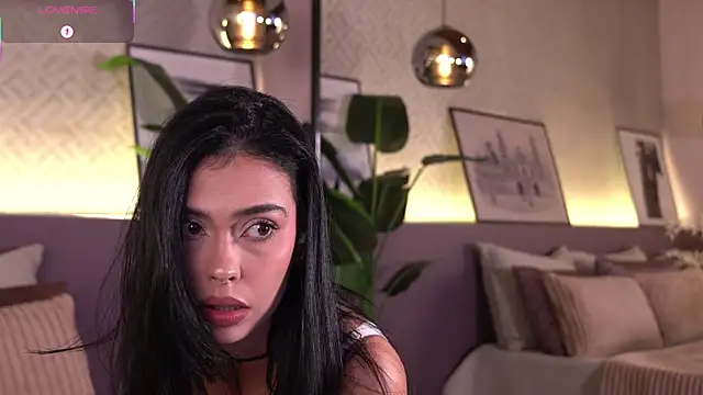 Snapshot of ElleDiane chatting on June 2026 09:53:02 PM ElleDiane online show from June 2026 09:53:02 PM