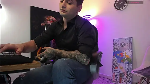 Nicolas Fellener online show from November 2025 03:07:01 AM