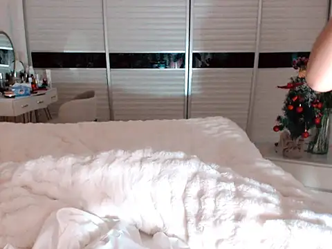 Snapshot of -Lucky_Girl chatting on December 2024 11:47:01 AM -Lucky Girl online show from December 2024 11:47:01 AM