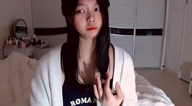 Snapshot of -Lucky_Girl chatting on January 2025 11:43:01 AM -Lucky Girl online show from January 2025 11:43:01 AM
