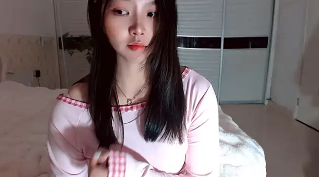 Snapshot of -Lucky_Girl chatting on March 2025 01:53:01 AM -Lucky Girl online show from March 2025 01:53:01 AM