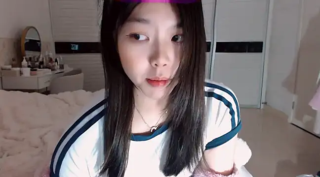 Snapshot of -Lucky_Girl chatting on March 2025 12:00:01 PM -Lucky Girl online show from March 2025 12:00:01 PM