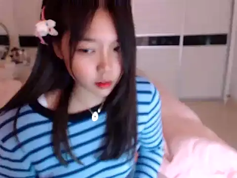 Snapshot of -Lucky_Girl chatting on March 2025 07:42:02 AM -Lucky Girl online show from March 2025 07:42:02 AM
