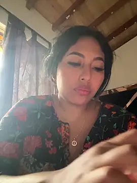 Snapshot of emmyjhonson07 chatting on May 2026 12:33:01 PM emmyjhonson07 online show from May 2026 12:33:01 PM
