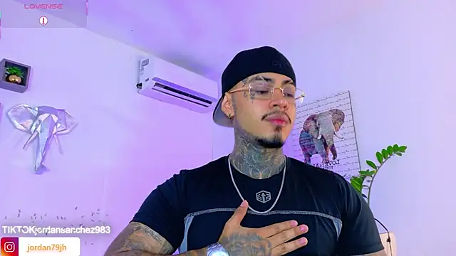 Snapshot of JordanSmiith_ chatting on April 2026 08:44:01 PM JordanSmiith online show from April 2026 08:44:01 PM