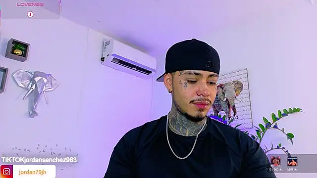 Snapshot of JordanSmiith_ chatting on May 2026 09:42:02 PM JordanSmiith online show from May 2026 09:42:02 PM