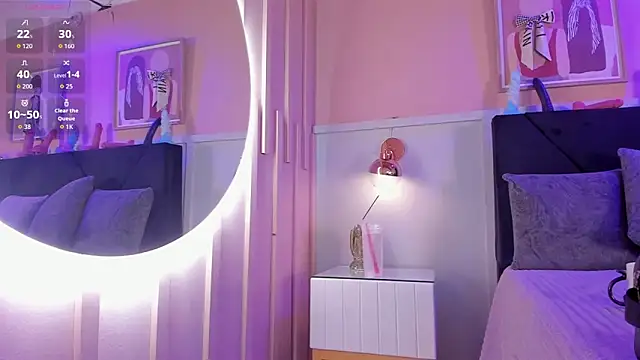 chloe watson  online show from February 2026 06:14:01 PM