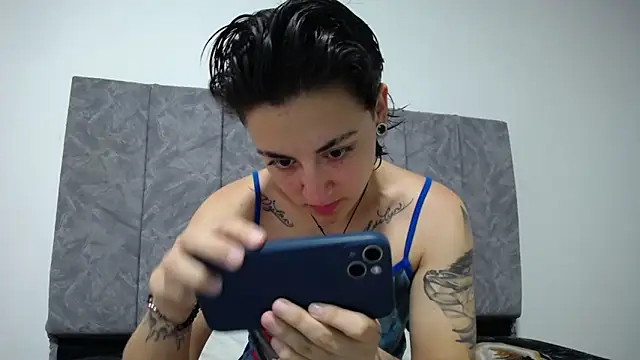 linda 33 online show from January 2026 07:49:02 PM