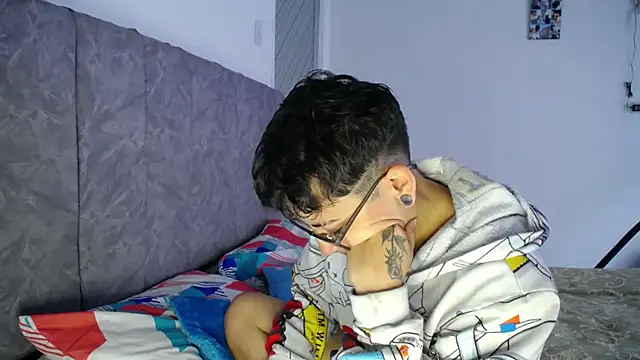 linda 33 online show from February 2026 03:51:02 PM