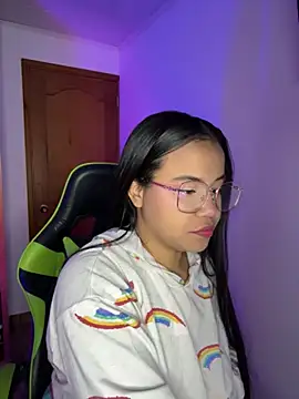 leila 22 online show from October 2025 07:21:01 AM