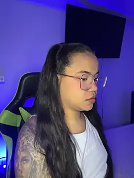 leila 22 online show from November 2025 07:33:02 AM