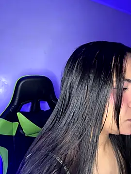 leila 22 online show from December 2025 11:39:02 AM