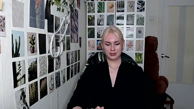 CapriScorpion online show from November 2025 01:44:01 PM