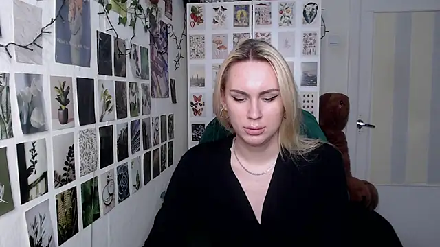 Snapshot of CapriScorpion chatting on January 2026 12:20:01 PM CapriScorpion online show from January 2026 12:20:01 PM