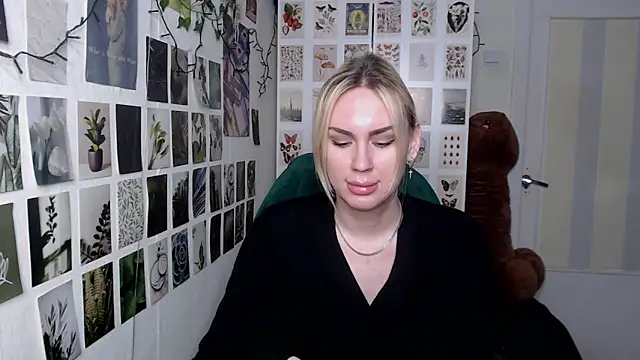 Snapshot of CapriScorpion chatting on January 2026 04:44:01 PM CapriScorpion online show from January 2026 04:44:01 PM