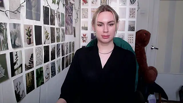 Snapshot of CapriScorpion chatting on February 2026 12:54:01 PM CapriScorpion online show from February 2026 12:54:01 PM